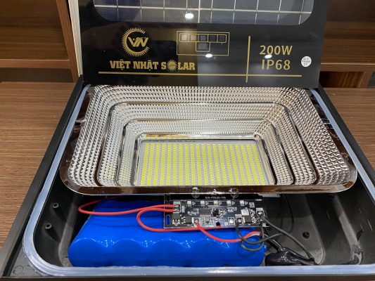đèn 200W Việt Nhật Solar