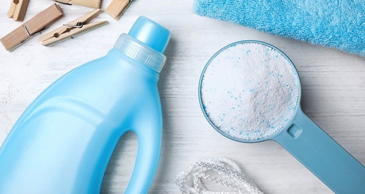 Hướng Dẫn Vệ Sinh Tấm Pin Năng Lượng Mặt Trời Giúp Đèn Sạc Nhanh, Dùng Bền Bỉ 13 Bột giặt có tính tẩy mạnh